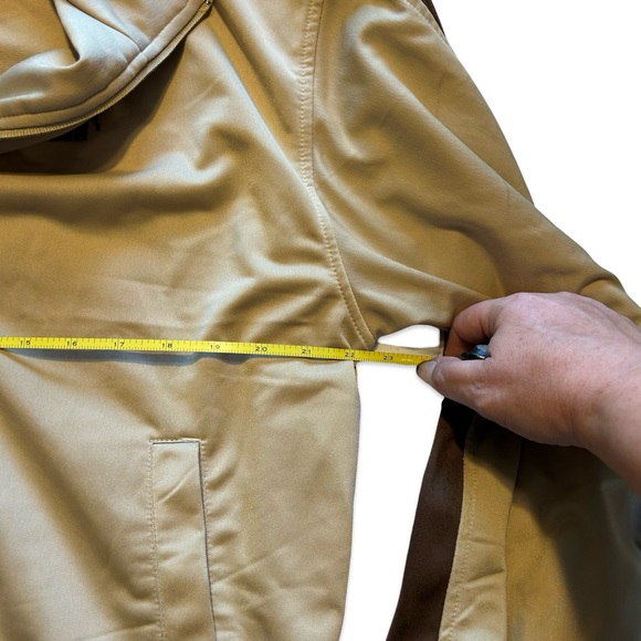 Puma Men's Beige and Dark Brown Windbreaker - Picture 5 of 7